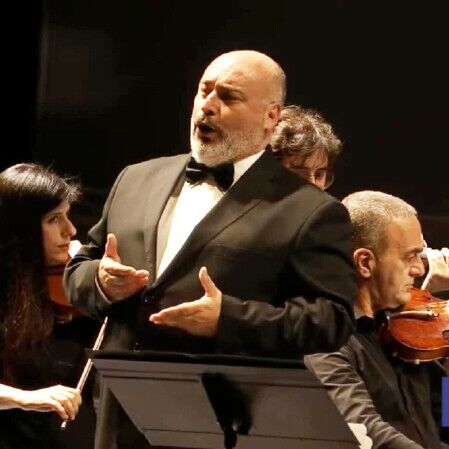 Enzo Amato chitarrista, compositore , direttore d'orchestra Enzo Amato chitarrista, compositore , direttore d'orchestra